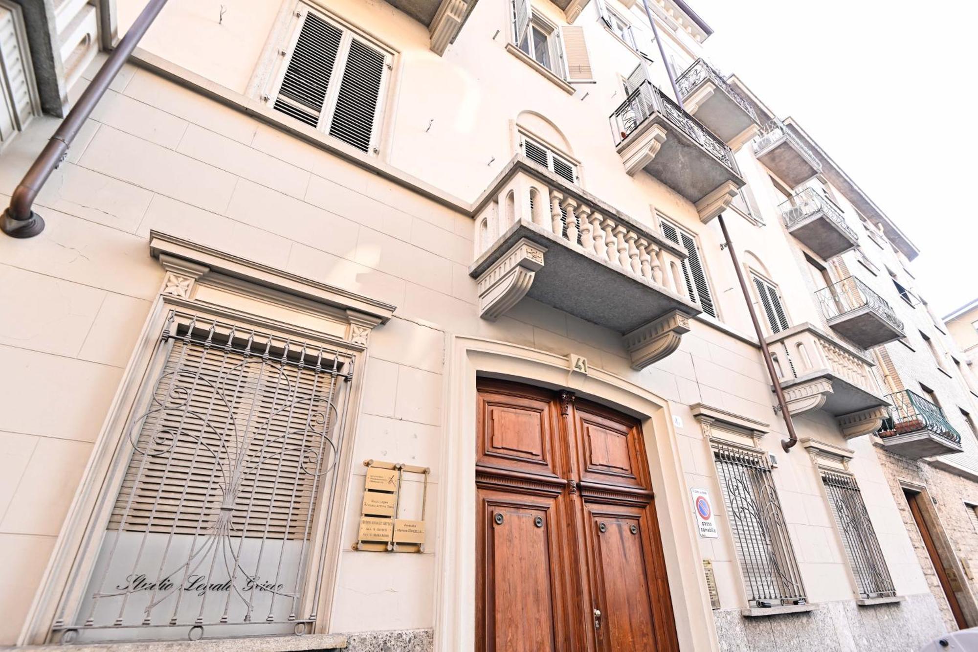 Top Living Apartments - Porta Susa Turin Ngoại thất bức ảnh