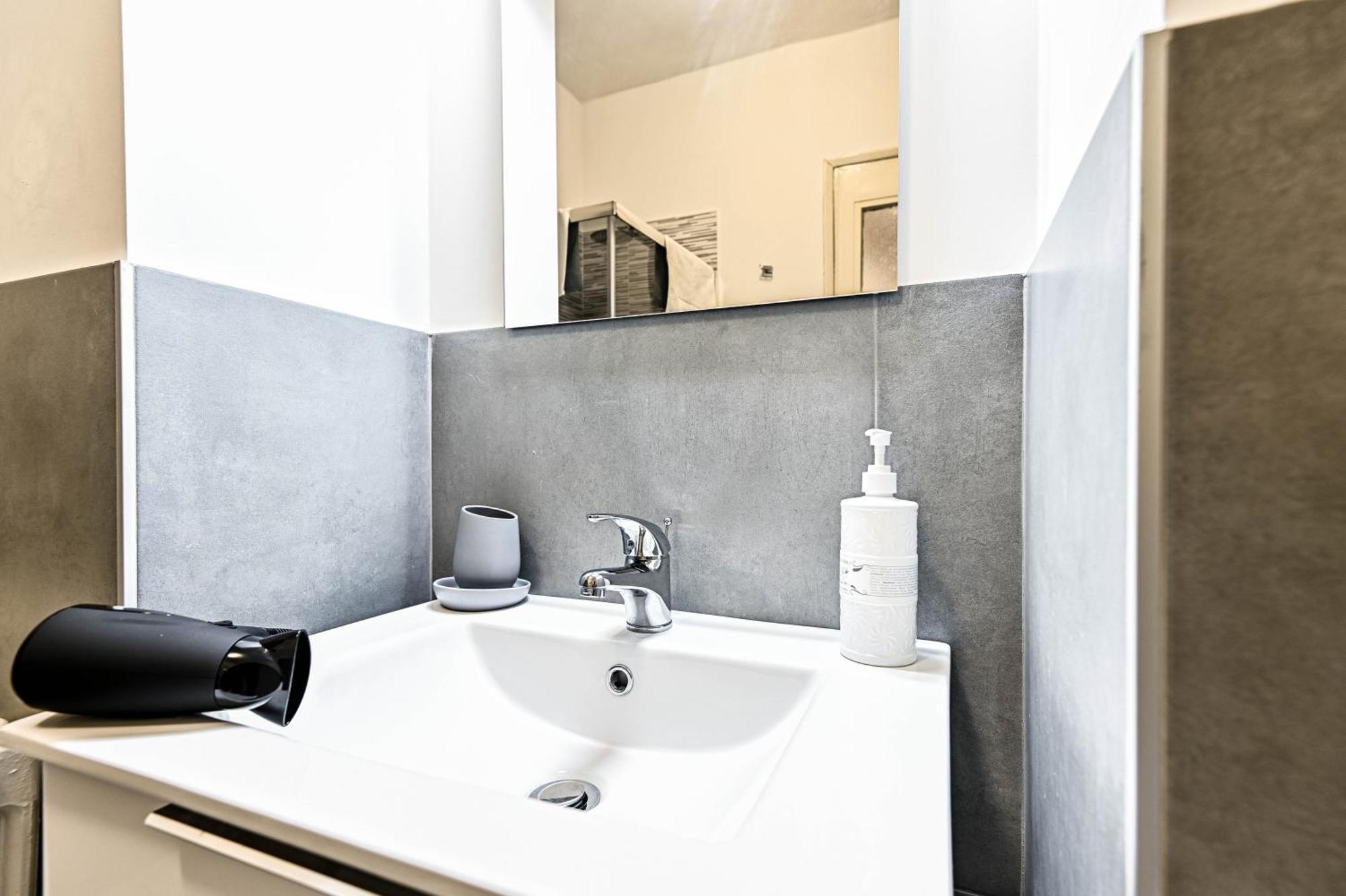 Top Living Apartments - Porta Susa Turin Ngoại thất bức ảnh